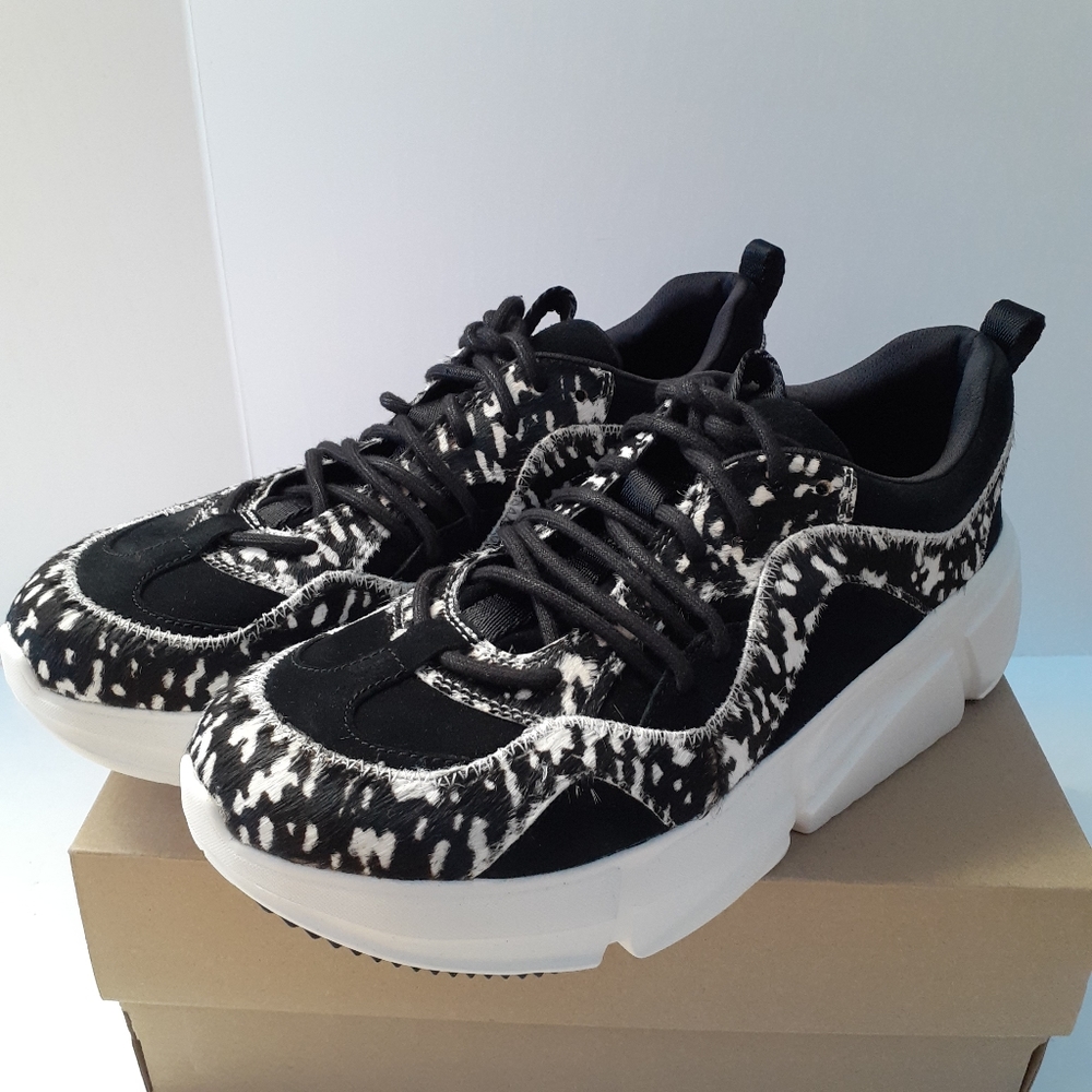 UGG Calle Lace Sneakers Sz 8.5 - Picture 3 of 9